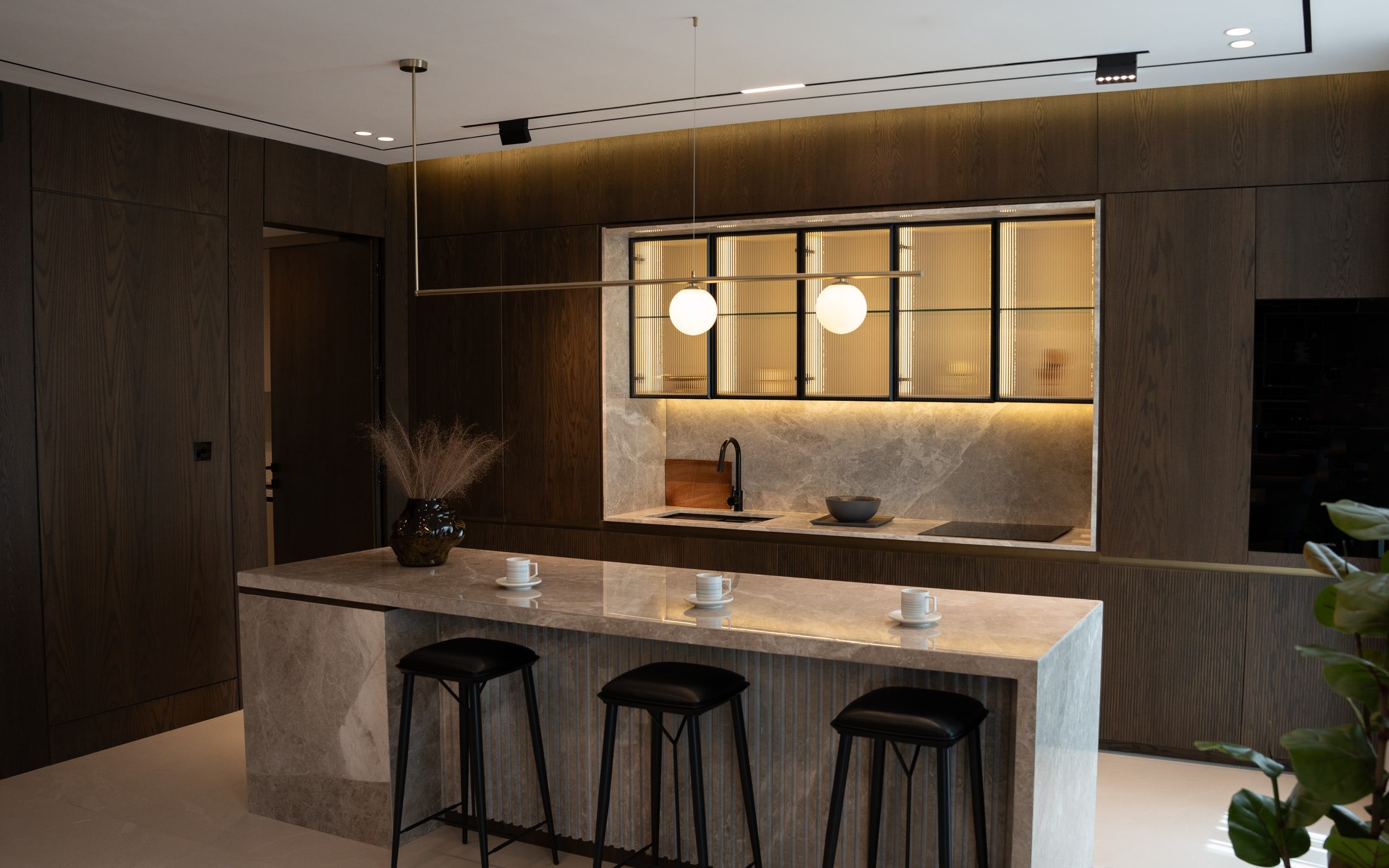 Reference image: a modern kitchen with an island